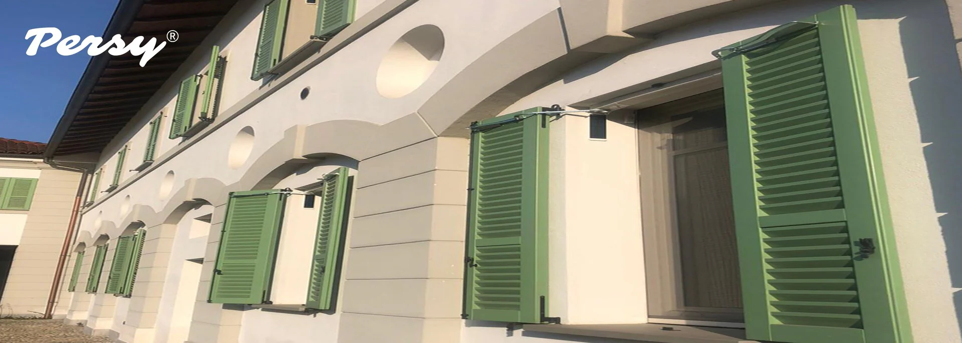 Smart Gates, Simple Living